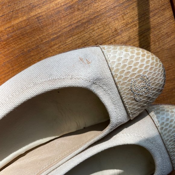 Chanel Canvas Ballet Flats with interlocking CC Logo - Picture 5 of 11
